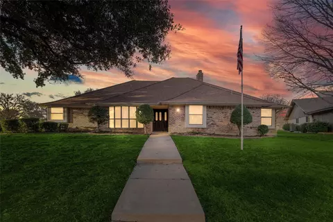 1310 Clubhouse Ct, Mansfield, TX 76063