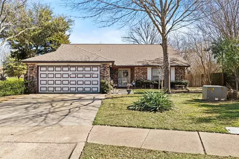 1215 Harvell Ct, Cedar Hill, TX 75104