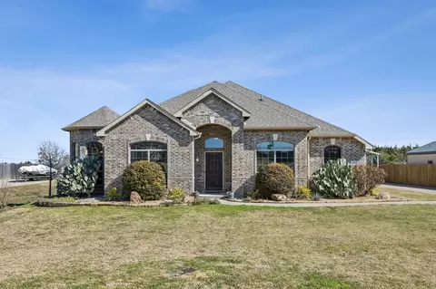 116 Kings Court Dr, Waxahachie, TX 75165