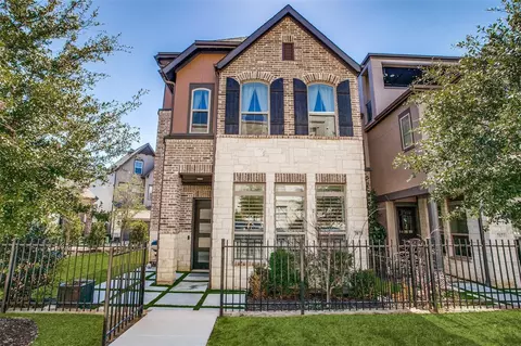 7079 Silverberry St, Dallas, TX 75231