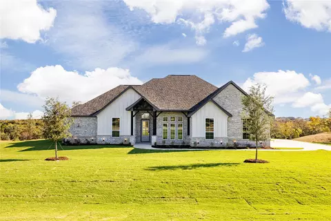 760 Burr Oak Ln, Weatherford, TX 76085