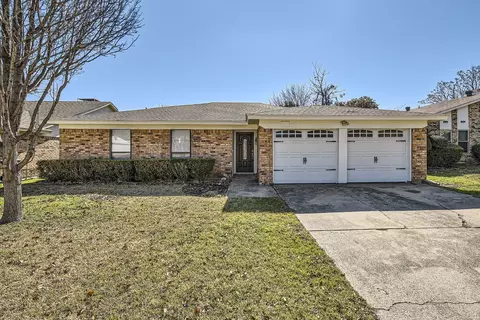 3725 Wedgworth Rd S, Fort Worth, TX 76133