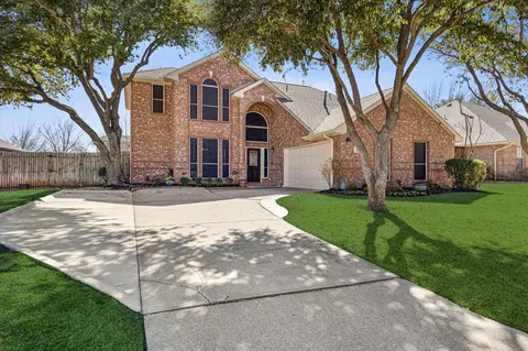 319 Village Trl, Trophy Club, TX 76262