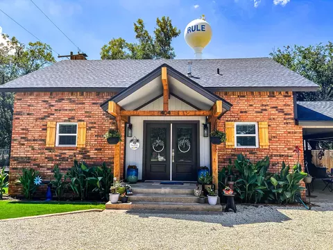 404 Cardiff Ave, Rule, TX 79547