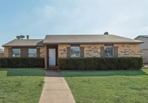 2116 E Peters Colony Rd, Carrollton, TX 75007