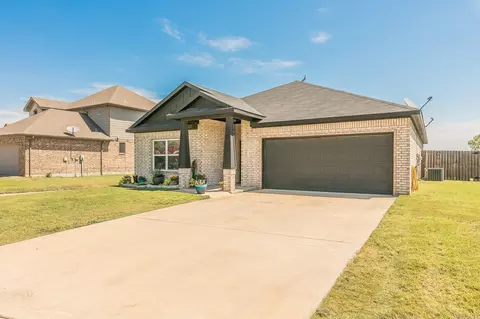 613 Mathew St, Grandview, TX 76050