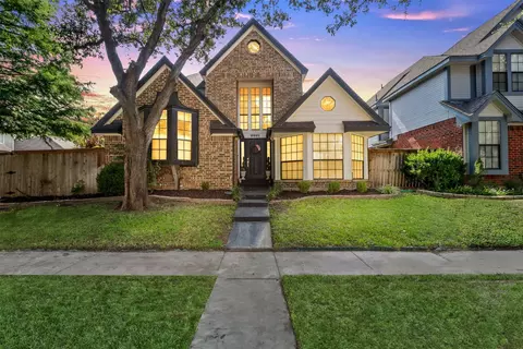 9001 Saddlehorn Dr, Irving, TX 75063