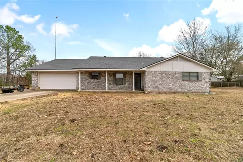 1005 41st St SW, Paris, TX 75460