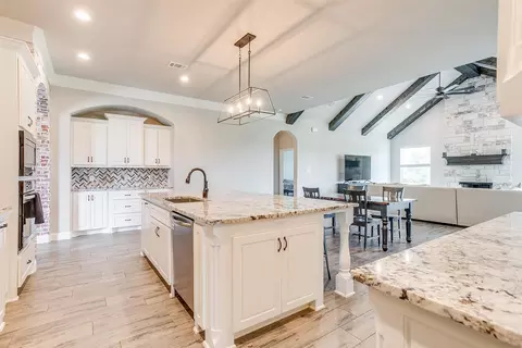 534 Christian Way, Azle, TX 76020