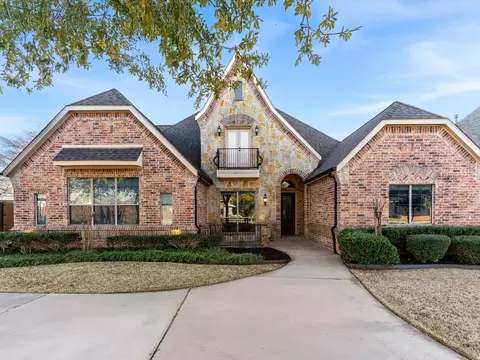 713 W Glade Rd, Hurst, TX 76054