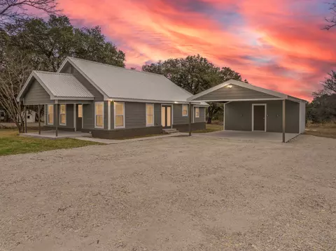 520 E Brooks Dr, Evant, TX 76525