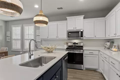 Kitchen - 521 Watson Ln, Denton, TX 76210 photo 5 of 5