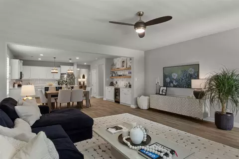 Living - 521 Watson Ln, Denton, TX 76210 photo 2 of 4