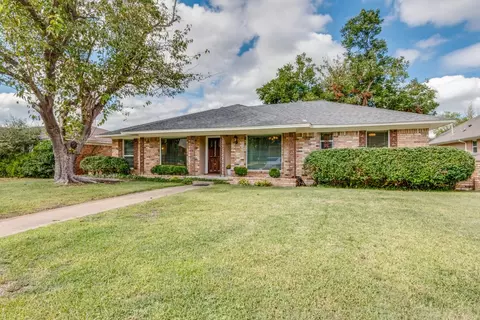 2239 Homeway Cir, Dallas, TX 75228