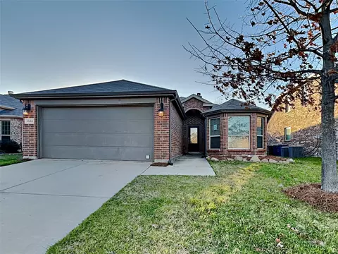 1332 Red River Dr, Aubrey, TX 76227
