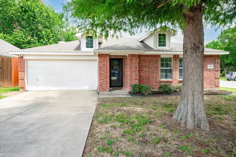 900 Chase Ln, Denton, TX 76209