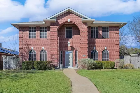 8713 Barton Creek Dr, Rowlett, TX 75089