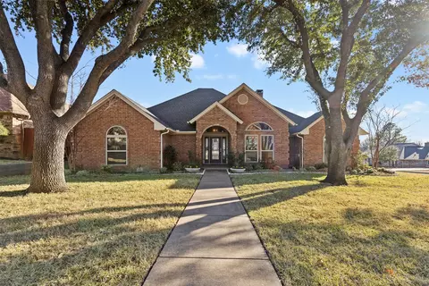 7100 Lincoln Dr, North Richland Hills, TX 76182