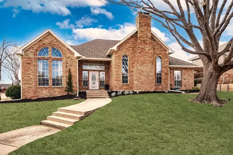 2301 Colleen Ct, Carrollton, TX 75007