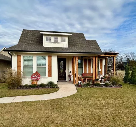 309 Westpark Ln, Granbury, TX 76049