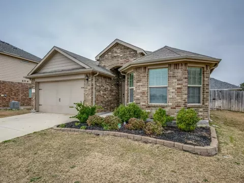 384 Saratoga Dr, Ponder, TX 76259