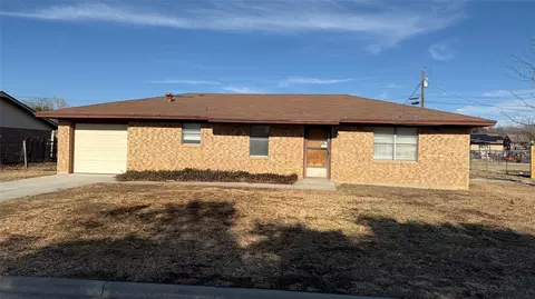 4610 River Oaks Cir, Brownwood, TX 76801