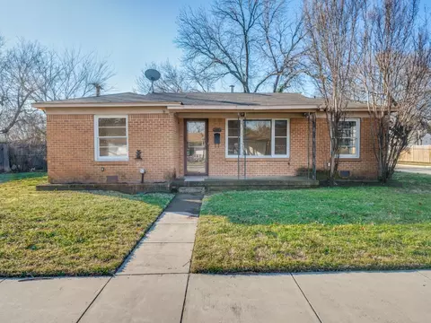 5761 Tracyne Dr, Westworth Village, TX 76114