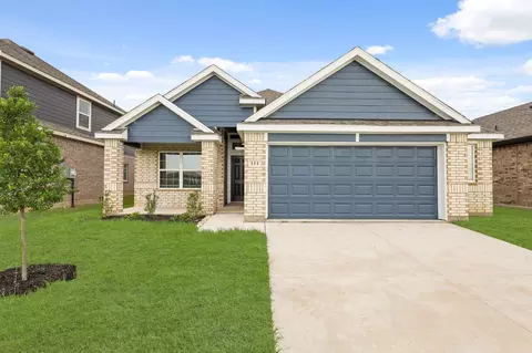 111 Driftwood Dr, Cleburne, TX 76031