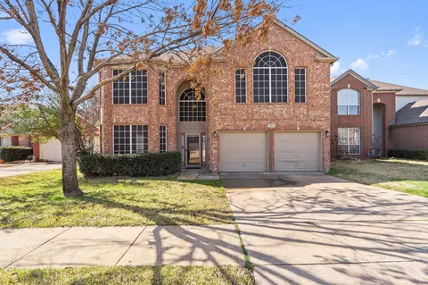 902 Vista Oaks Ct, Lake Dallas, TX 75065