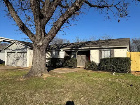 1413 Terbet Ln, Fort Worth, TX 76112