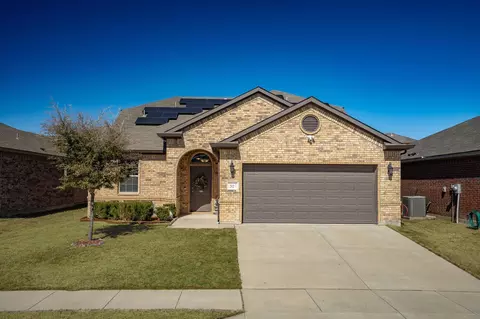 212 Iron Ore Trl, Fort Worth, TX 76131