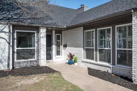 212 Casa Blanca Ave, Fort Worth, TX 76107