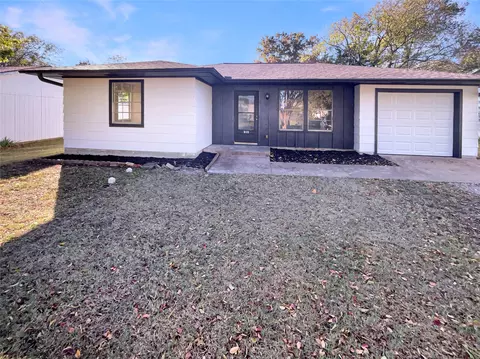 214 Ramsey St, Cedar Hill, TX 75104