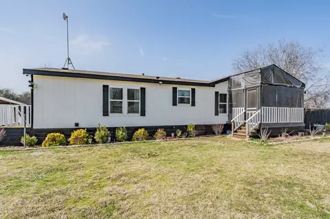 172 Blue Sky Ln, Springtown, TX 76082