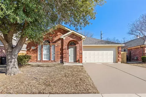 6817 Coldwater Canyon Rd, Fort Worth, TX 76132