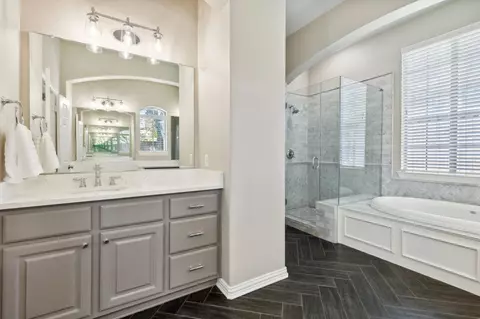 Bath - 641 Willowview Dr, Prosper, TX 75078 photo 3 of 8
