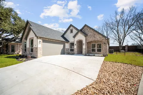1003 Village Green Ct, Arlington, TX 76012