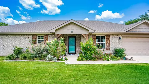 1608 Cheyenne Trl, Granbury, TX 76048