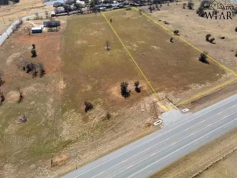 1411 E Omega St, Henrietta, TX 76365