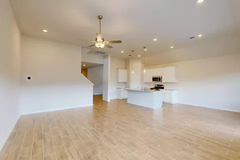 3312 Goshawk Dr, Denton, TX 76208 photo 4