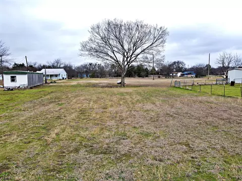 664 Smith Cir, Point, TX 75472