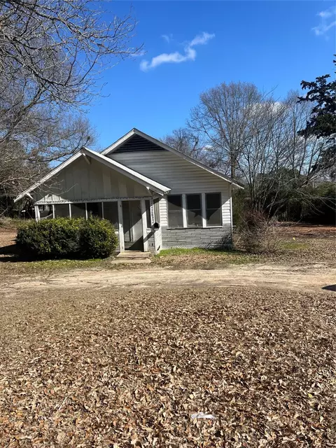 718 N Hickory St, Vivian, LA 71082
