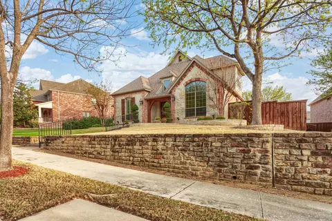 2624 Camille Dr, Lewisville, TX 75056