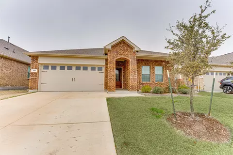 832 Tulip Ct, Forney, TX 75126