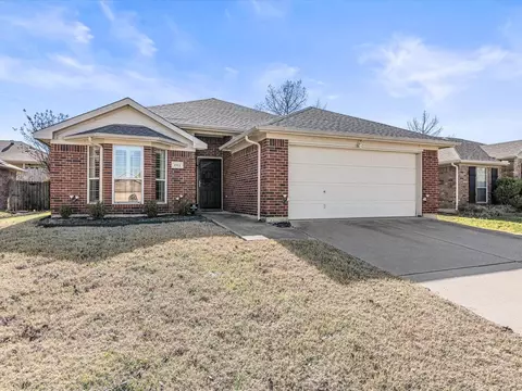1911 Sail Fish Dr, Mansfield, TX 76063