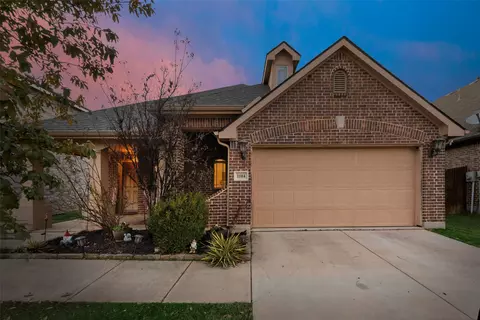 1104 Barn Owl Dr, Little Elm, TX 75068