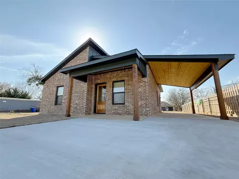 501 Depot St, Whitesboro, TX 76273