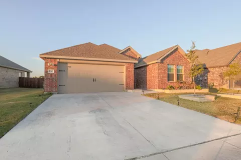 8361 Slowburn Dr, Garland, TX 75043
