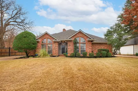 2901 Crestline Dr, Grapevine, TX 76051