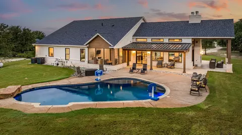 2401 Spirit Ct, Tolar, TX 76476